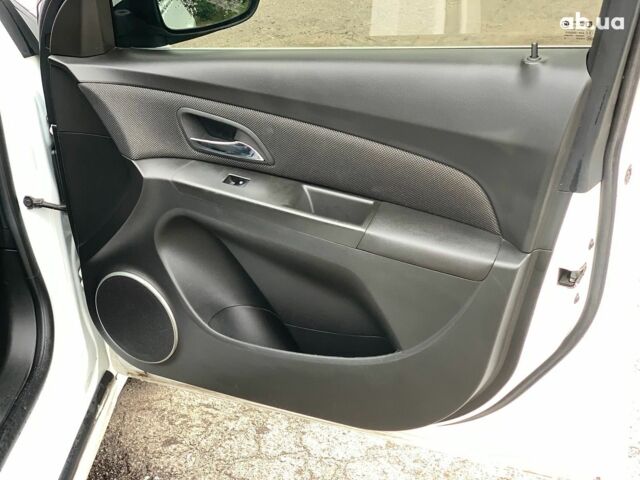 Белый Шевроле Круз, объемом двигателя 2 л и пробегом 212 тыс. км за 8190 $, фото 17 на Automoto.ua