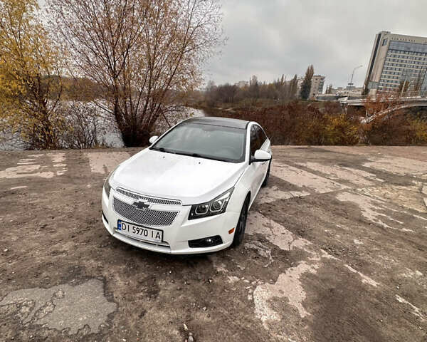 Белый Шевроле Круз, объемом двигателя 1.36 л и пробегом 193 тыс. км за 7400 $, фото 10 на Automoto.ua