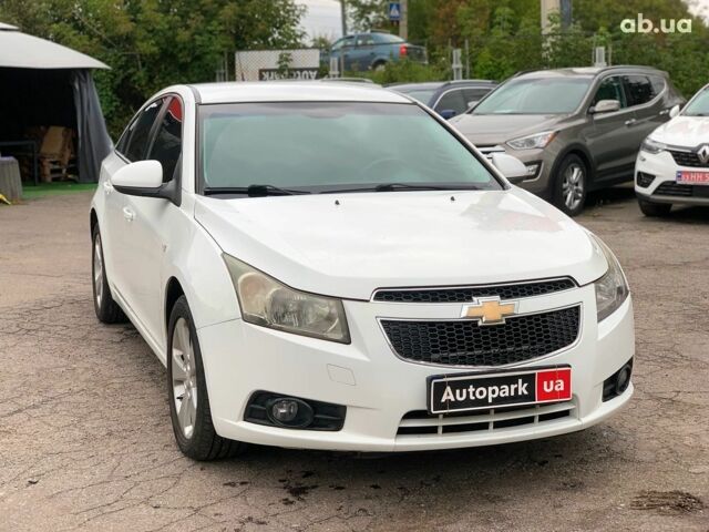 Белый Шевроле Круз, объемом двигателя 2 л и пробегом 212 тыс. км за 8190 $, фото 2 на Automoto.ua