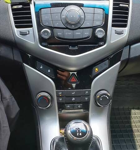 Білий Шевроле Круз, об'ємом двигуна 1.6 л та пробігом 114 тис. км за 7500 $, фото 5 на Automoto.ua