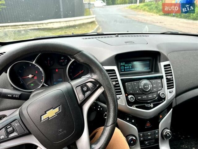 Белый Шевроле Круз, объемом двигателя 1.8 л и пробегом 264 тыс. км за 6400 $, фото 19 на Automoto.ua