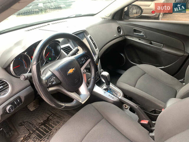 Белый Шевроле Круз, объемом двигателя 2 л и пробегом 212 тыс. км за 8190 $, фото 21 на Automoto.ua