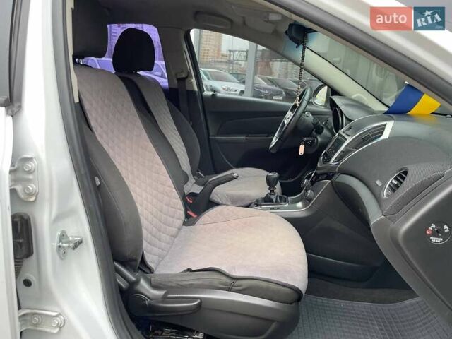 Білий Шевроле Круз, об'ємом двигуна 1.8 л та пробігом 168 тис. км за 7290 $, фото 11 на Automoto.ua