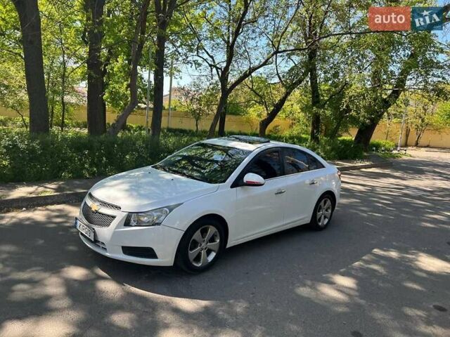 Белый Шевроле Круз, объемом двигателя 1.4 л и пробегом 167 тыс. км за 5000 $, фото 5 на Automoto.ua