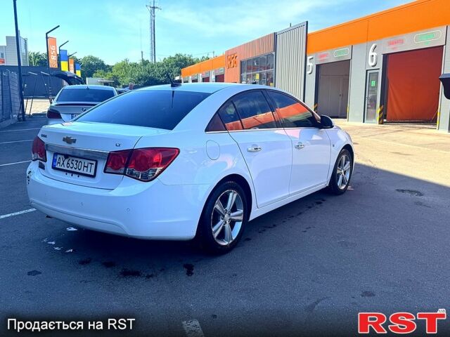 Белый Шевроле Круз, объемом двигателя 1.4 л и пробегом 0 тыс. км за 7700 $, фото 2 на Automoto.ua