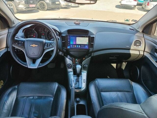 Белый Шевроле Круз, объемом двигателя 1.8 л и пробегом 198 тыс. км за 6690 $, фото 18 на Automoto.ua