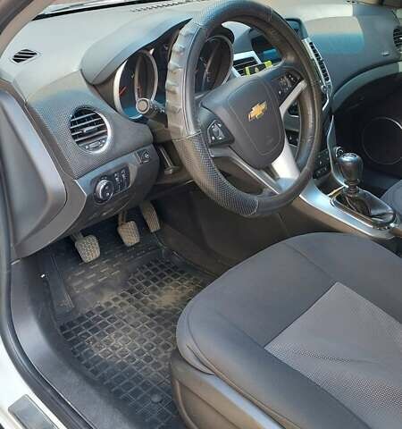 Білий Шевроле Круз, об'ємом двигуна 1.6 л та пробігом 114 тис. км за 7500 $, фото 6 на Automoto.ua