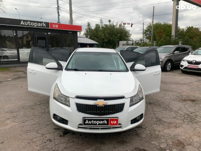 Белый Шевроле Круз, объемом двигателя 2 л и пробегом 212 тыс. км за 8190 $, фото 13 на Automoto.ua