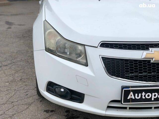 Белый Шевроле Круз, объемом двигателя 2 л и пробегом 212 тыс. км за 8190 $, фото 9 на Automoto.ua