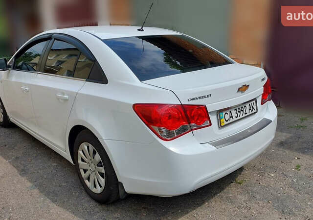 Білий Шевроле Круз, об'ємом двигуна 1.6 л та пробігом 114 тис. км за 7500 $, фото 4 на Automoto.ua
