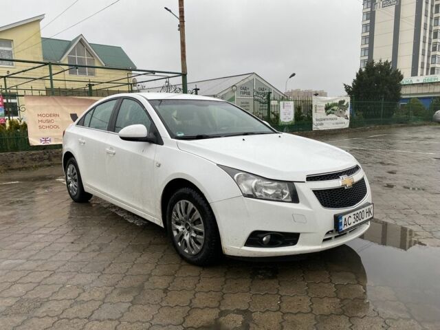 Белый Шевроле Круз, объемом двигателя 2 л и пробегом 257 тыс. км за 6900 $, фото 12 на Automoto.ua