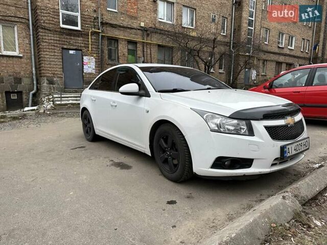 Білий Шевроле Круз, об'ємом двигуна 1.36 л та пробігом 285 тис. км за 6000 $, фото 3 на Automoto.ua