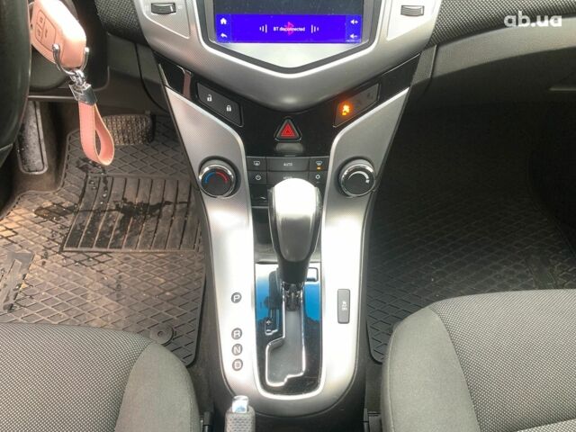 Белый Шевроле Круз, объемом двигателя 2 л и пробегом 212 тыс. км за 8190 $, фото 27 на Automoto.ua