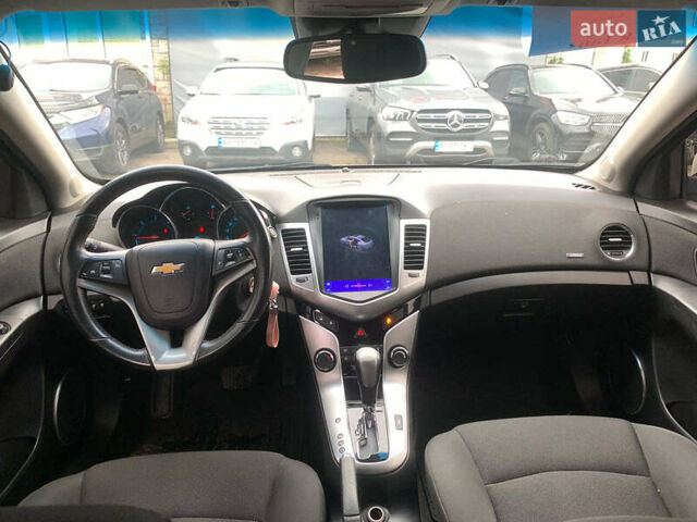 Белый Шевроле Круз, объемом двигателя 2 л и пробегом 212 тыс. км за 8190 $, фото 28 на Automoto.ua