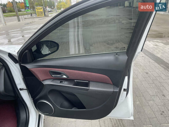 Белый Шевроле Круз, объемом двигателя 1.36 л и пробегом 199 тыс. км за 7000 $, фото 8 на Automoto.ua