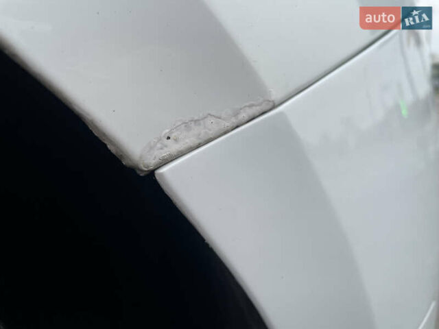 Белый Шевроле Круз, объемом двигателя 1.36 л и пробегом 199 тыс. км за 7000 $, фото 17 на Automoto.ua