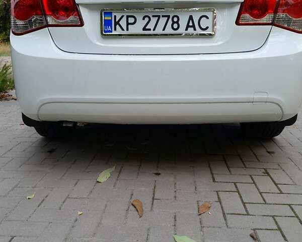 Белый Шевроле Круз, объемом двигателя 1.6 л и пробегом 148 тыс. км за 7500 $, фото 10 на Automoto.ua