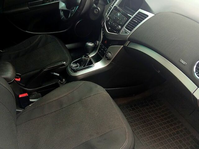 Білий Шевроле Круз, об'ємом двигуна 1.8 л та пробігом 235 тис. км за 6300 $, фото 12 на Automoto.ua