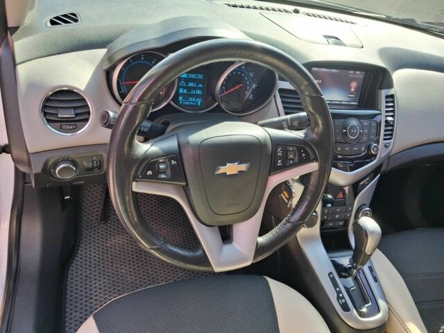 Білий Шевроле Круз, об'ємом двигуна 1.4 л та пробігом 3 тис. км за 7000 $, фото 11 на Automoto.ua