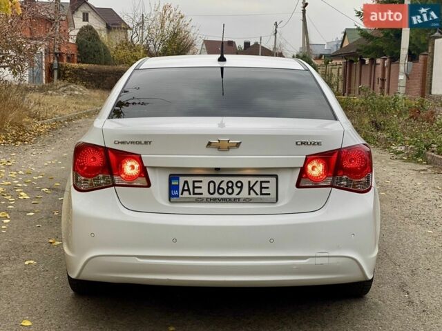 Белый Шевроле Круз, объемом двигателя 1.8 л и пробегом 164 тыс. км за 8000 $, фото 7 на Automoto.ua