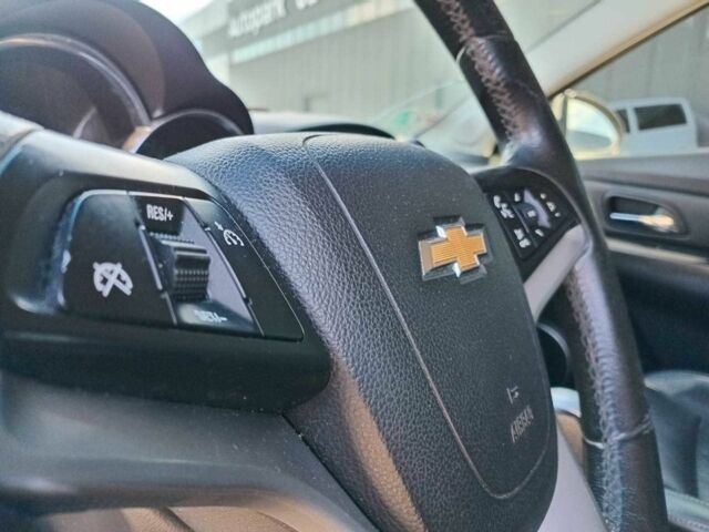 Белый Шевроле Круз, объемом двигателя 1.8 л и пробегом 198 тыс. км за 6690 $, фото 17 на Automoto.ua