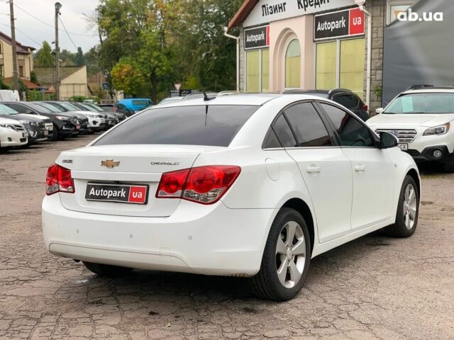 Белый Шевроле Круз, объемом двигателя 2 л и пробегом 212 тыс. км за 8190 $, фото 4 на Automoto.ua
