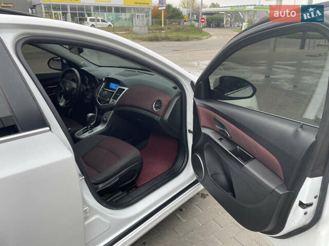 Белый Шевроле Круз, объемом двигателя 1.36 л и пробегом 199 тыс. км за 7000 $, фото 7 на Automoto.ua