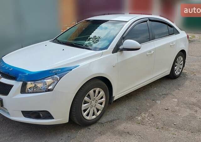 Білий Шевроле Круз, об'ємом двигуна 1.6 л та пробігом 114 тис. км за 7500 $, фото 2 на Automoto.ua