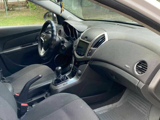 Белый Шевроле Круз, объемом двигателя 1.8 л и пробегом 109 тыс. км за 7950 $, фото 12 на Automoto.ua