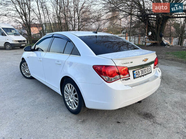 Белый Шевроле Круз, объемом двигателя 1.36 л и пробегом 152 тыс. км за 7000 $, фото 3 на Automoto.ua