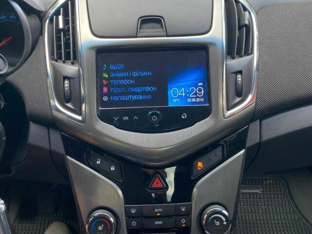 Белый Шевроле Круз, объемом двигателя 1.8 л и пробегом 109 тыс. км за 7950 $, фото 11 на Automoto.ua