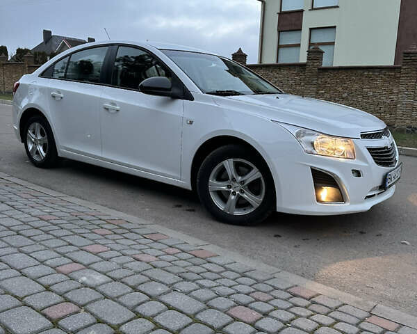 Білий Шевроле Круз, об'ємом двигуна 1.69 л та пробігом 212 тис. км за 6900 $, фото 3 на Automoto.ua