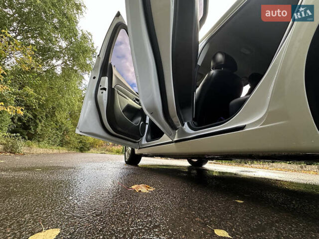 Білий Шевроле Круз, об'ємом двигуна 1.69 л та пробігом 220 тис. км за 6000 $, фото 5 на Automoto.ua