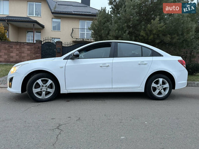 Білий Шевроле Круз, об'ємом двигуна 1.69 л та пробігом 212 тис. км за 6900 $, фото 35 на Automoto.ua