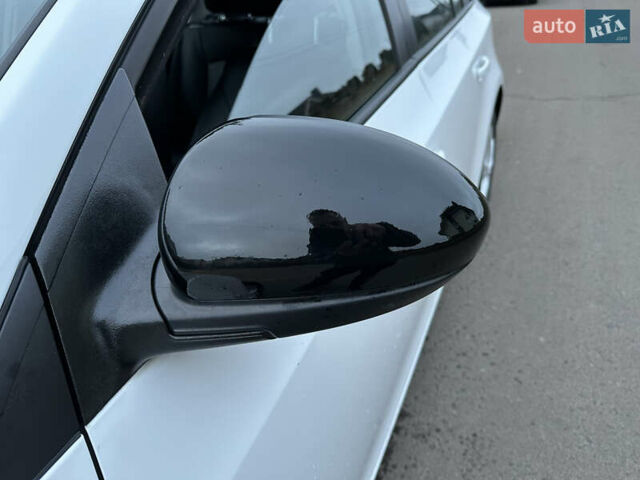 Білий Шевроле Круз, об'ємом двигуна 1.69 л та пробігом 212 тис. км за 6900 $, фото 29 на Automoto.ua
