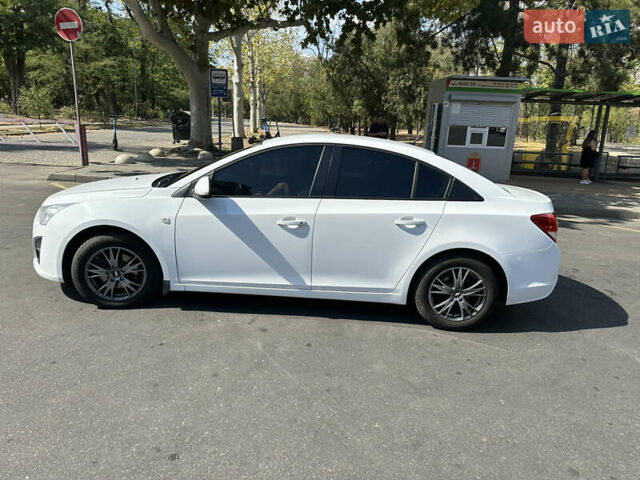 Білий Шевроле Круз, об'ємом двигуна 2 л та пробігом 160 тис. км за 8500 $, фото 2 на Automoto.ua