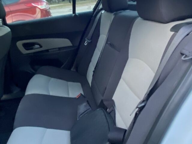 Белый Шевроле Круз, объемом двигателя 1.8 л и пробегом 199 тыс. км за 7900 $, фото 6 на Automoto.ua