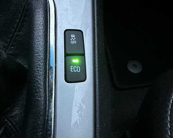 Білий Шевроле Круз, об'ємом двигуна 1.69 л та пробігом 212 тис. км за 6900 $, фото 25 на Automoto.ua