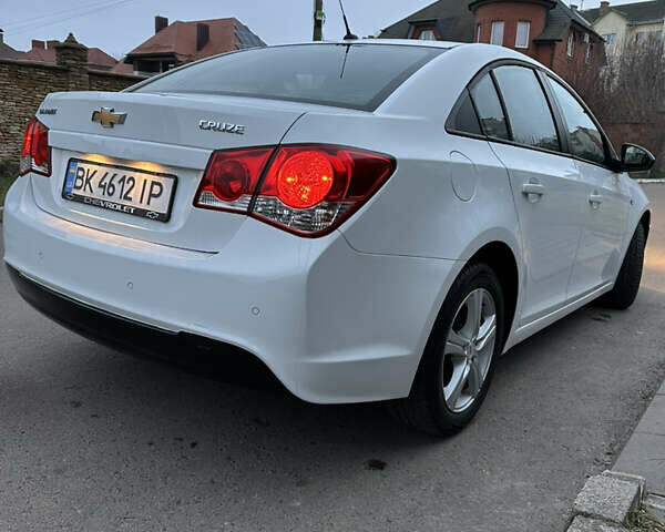 Білий Шевроле Круз, об'ємом двигуна 1.69 л та пробігом 212 тис. км за 6900 $, фото 6 на Automoto.ua