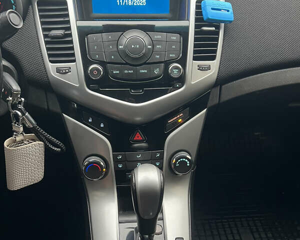 Білий Шевроле Круз, об'ємом двигуна 1.4 л та пробігом 130 тис. км за 6999 $, фото 24 на Automoto.ua