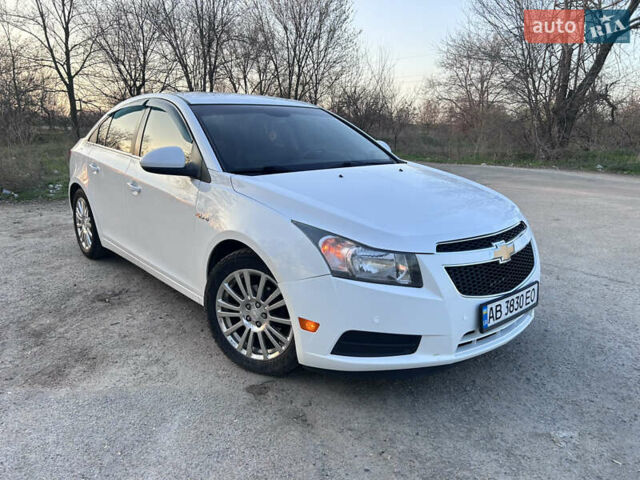 Белый Шевроле Круз, объемом двигателя 1.36 л и пробегом 152 тыс. км за 7000 $, фото 1 на Automoto.ua