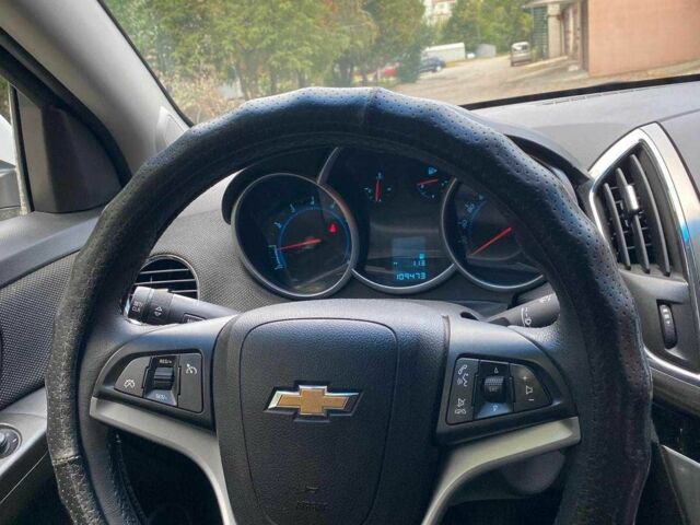 Белый Шевроле Круз, объемом двигателя 1.8 л и пробегом 109 тыс. км за 7950 $, фото 8 на Automoto.ua