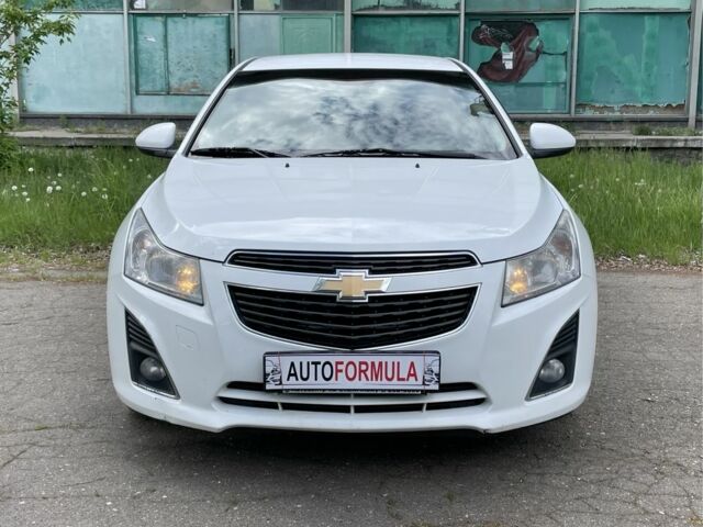 Белый Шевроле Круз, объемом двигателя 1.8 л и пробегом 245 тыс. км за 7990 $, фото 3 на Automoto.ua