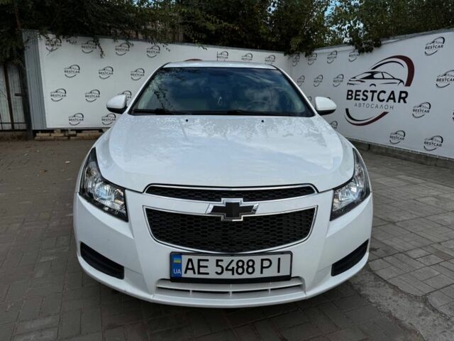 Белый Шевроле Круз, объемом двигателя 2 л и пробегом 190 тыс. км за 7700 $, фото 4 на Automoto.ua