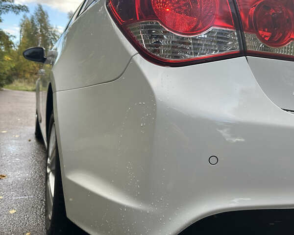 Білий Шевроле Круз, об'ємом двигуна 1.69 л та пробігом 220 тис. км за 6000 $, фото 8 на Automoto.ua