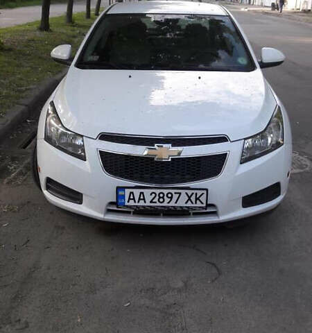 Белый Шевроле Круз, объемом двигателя 1.4 л и пробегом 230 тыс. км за 5800 $, фото 4 на Automoto.ua