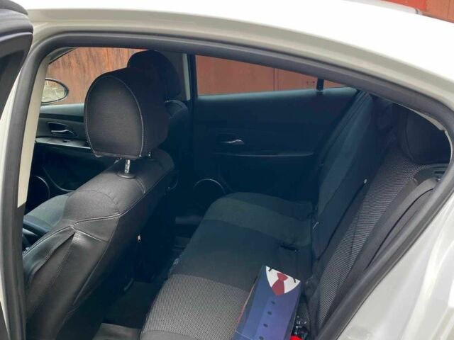 Белый Шевроле Круз, объемом двигателя 1.8 л и пробегом 109 тыс. км за 7950 $, фото 16 на Automoto.ua