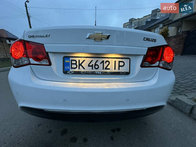 Білий Шевроле Круз, об'ємом двигуна 1.69 л та пробігом 212 тис. км за 6900 $, фото 40 на Automoto.ua