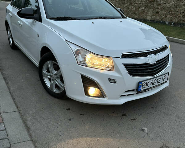 Білий Шевроле Круз, об'ємом двигуна 1.69 л та пробігом 212 тис. км за 6900 $, фото 31 на Automoto.ua