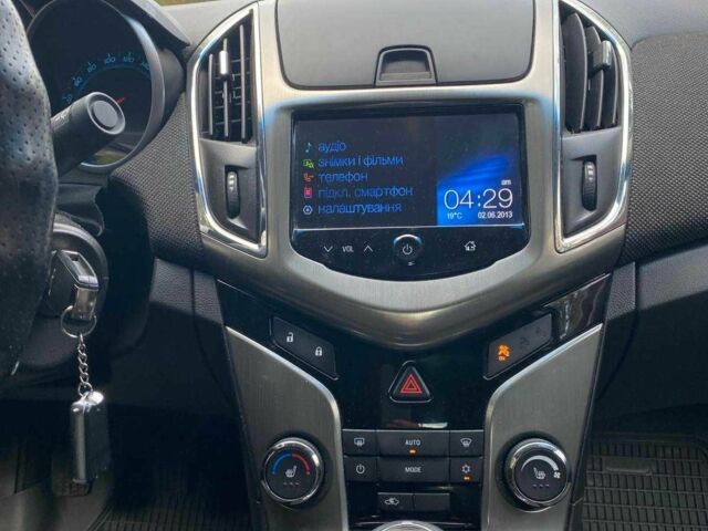 Белый Шевроле Круз, объемом двигателя 1.8 л и пробегом 109 тыс. км за 8400 $, фото 13 на Automoto.ua
